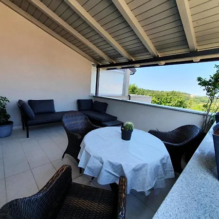 4 Molindrio Porec
